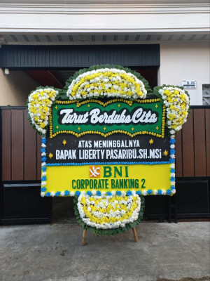 Papan Bunga Duka di Teling Atas